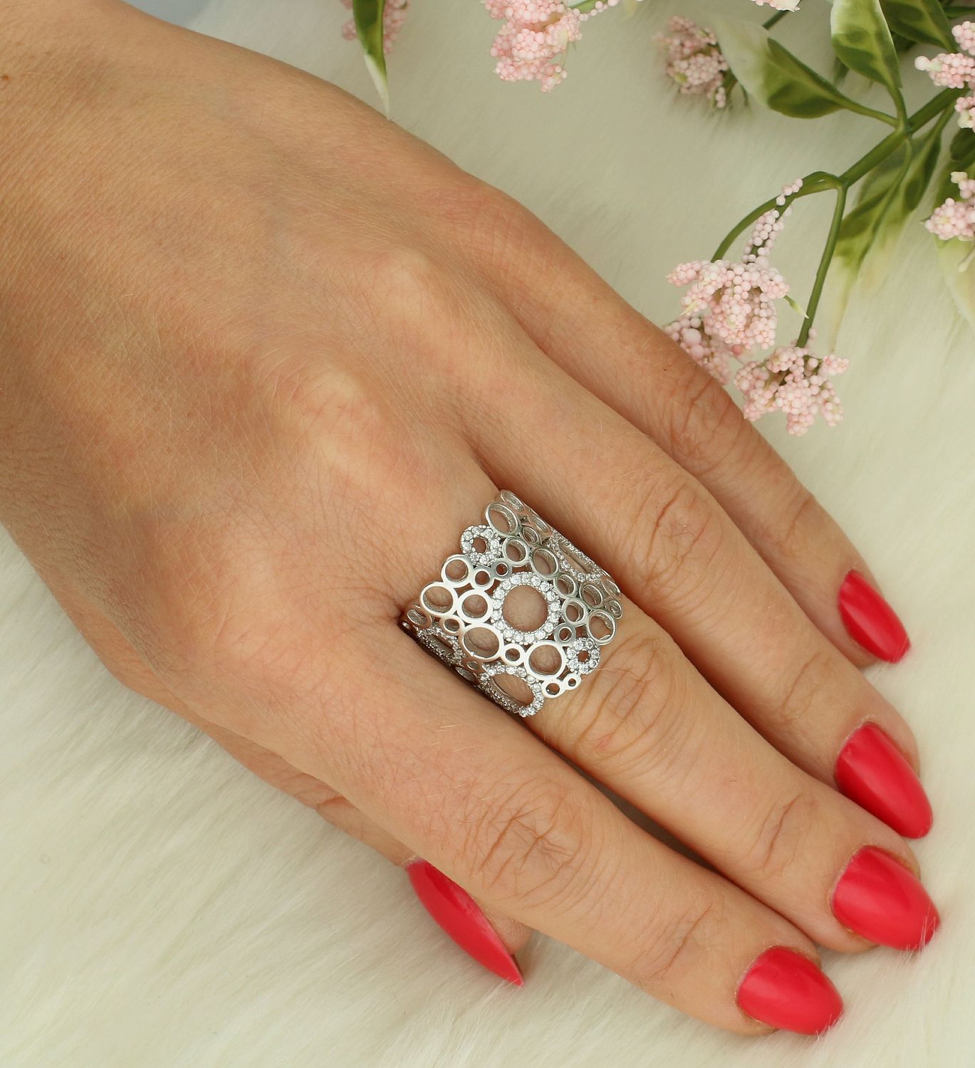 Srebrny pierścionek damski 925 ażurowy z cyrkoniami rozmiar 13 P 1667. Srebrny pierścionek damski. Srebrny pierścionek ażurowy. Pierścionek srebrny szeroki z cyrkoniami. Srebrny pierścionek na prezent d.jpg